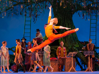 Steven McRae as Florizel in The Winter's Tale, The Royal Ballet © ROH/Johan Persson, 2014
